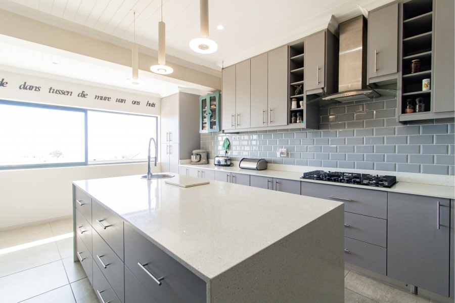 5 Bedroom Property for Sale in Da Gama Bay Western Cape